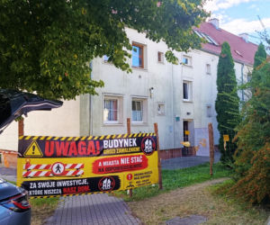 Uszkodzona kamienica przy ul. Hożej w Szczecinie