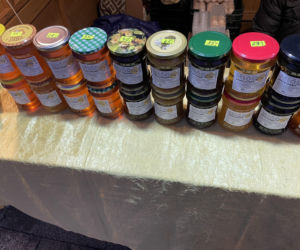 Pokémony, różowe gofry i zaskakujące różnice w cenach. Porównaliśmy łódzkie jarmarki