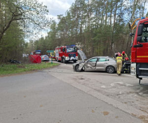 Tragedia na DK 42 Starachowice - Rudnik.  W wypadku zginął motocyklista
