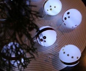 Dekoracja z bombek LED