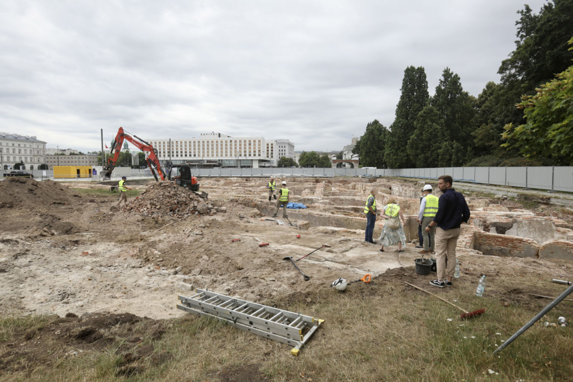 Niezwykłe znaleziska pod Pałacem Saskim. To znaleźli archeolodzy