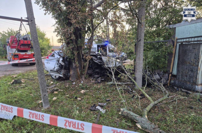 Kia zmiażdżona, kierowca nie żyje. Koszmarny wypadek w Gliwicach