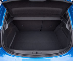 Peugeot 208 Allure vs Opel Corsa Elegance