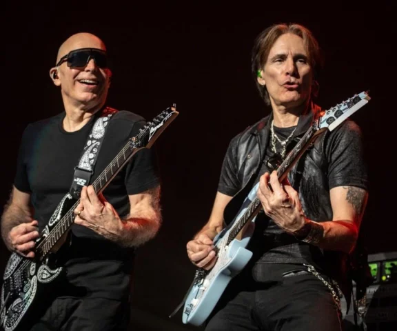 Joe Satriani i Steve Vai oficjalnie ogłaszają! Nadchodzi pierwszy wspólny album wirtuozów gitary