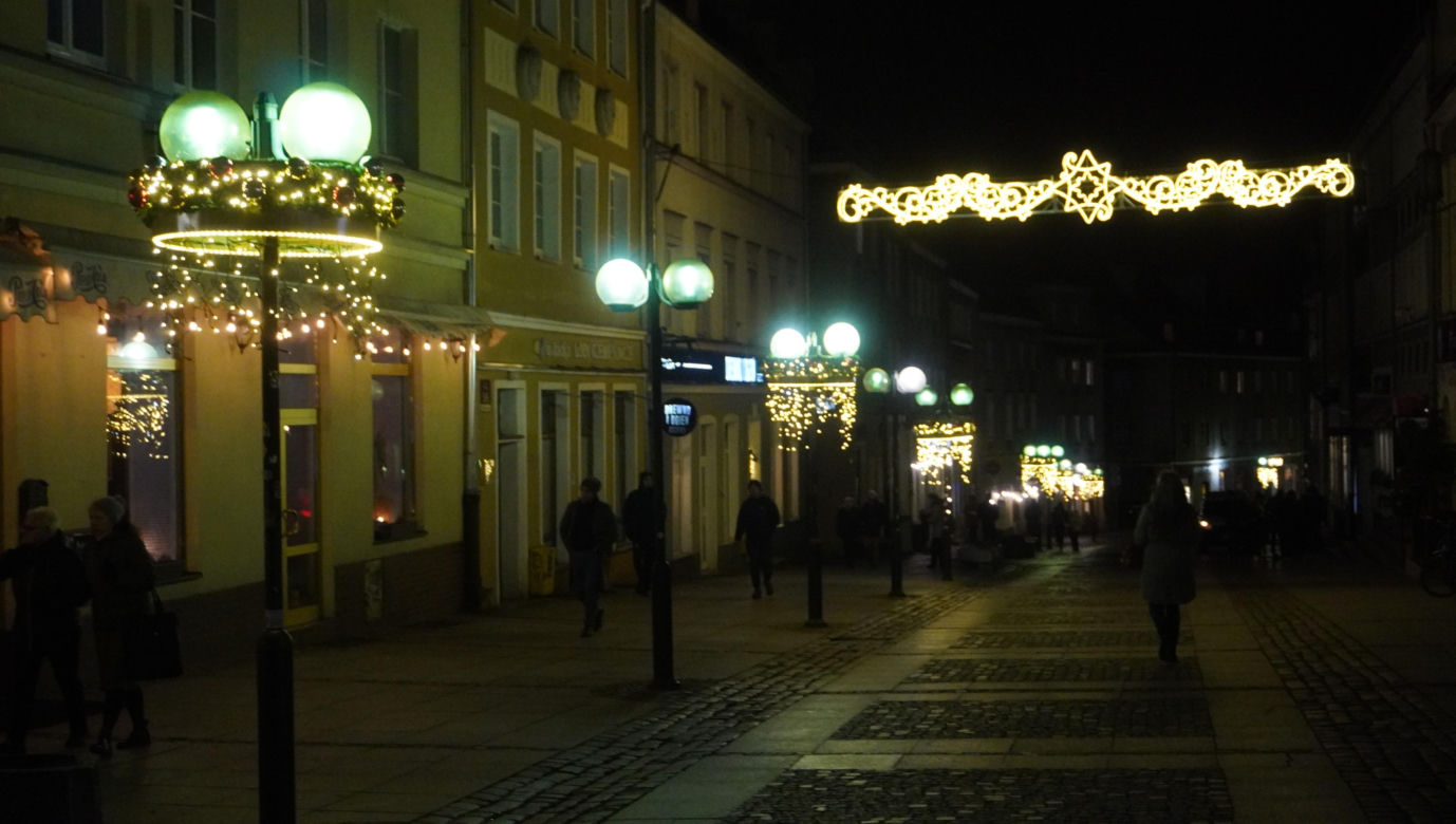 Olsztyn rozświetliły świąteczne iluminacje. Stare Miasto i centrum zachwycają!