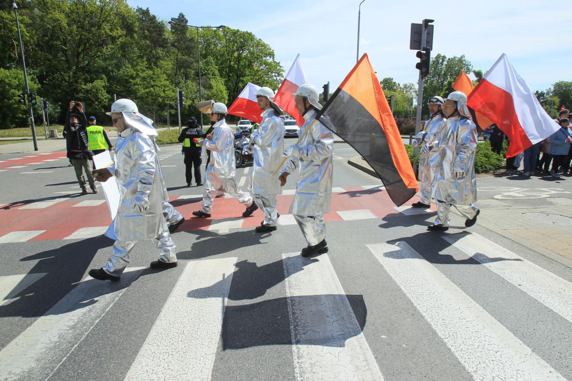 Warszawa pielęgnuje tradycję hutniczą. Kolorowa parada przeszła ulicami miasta