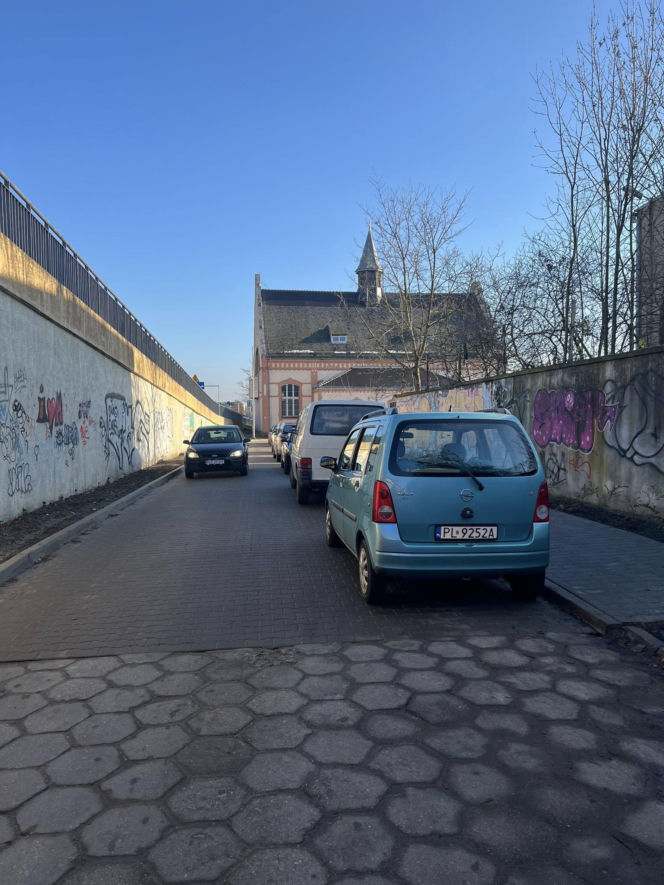 Parking przy Ćwiczni