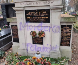 Rodzinny grób Stuhrów zdewastowany