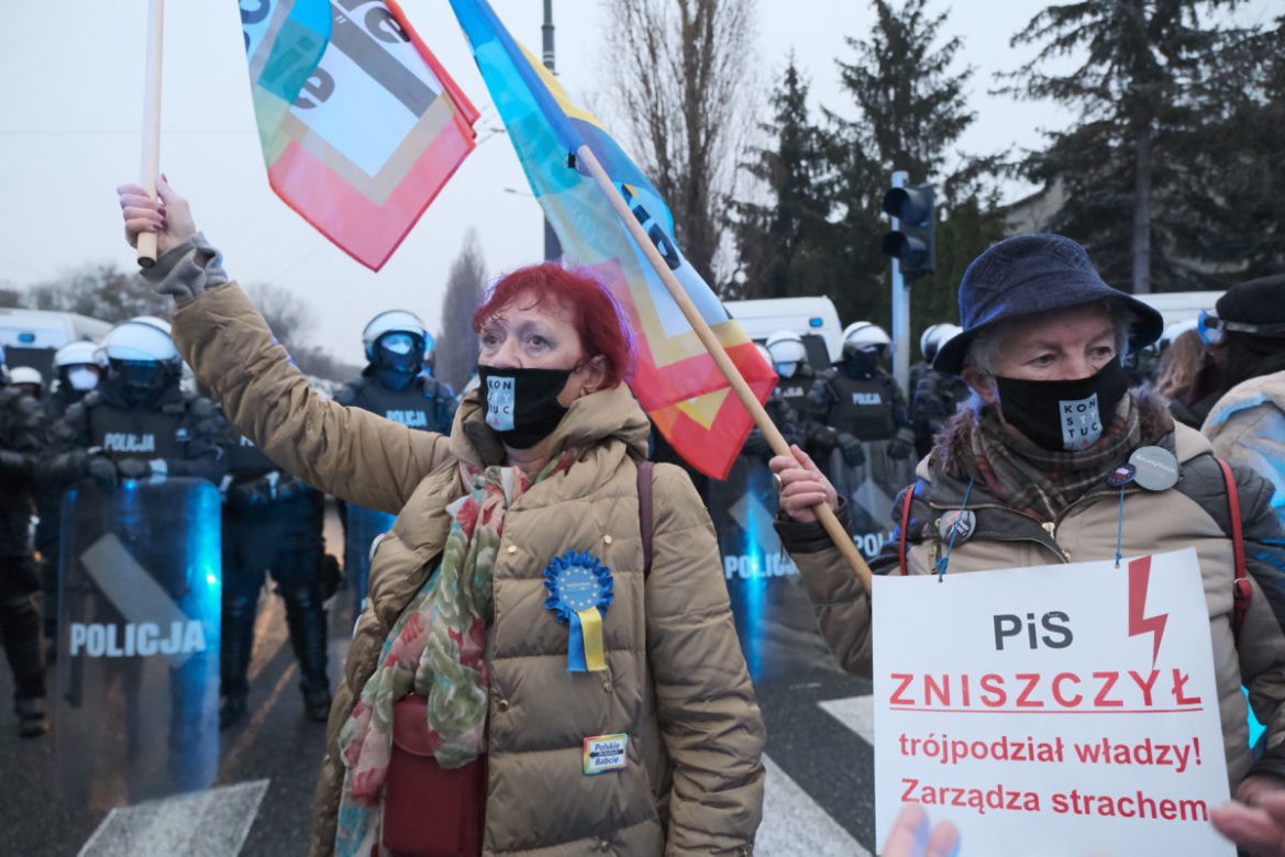 Dom Jarosława Kaczyńskiego otoczony jak twierdza