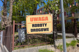 Opóźnienia na ulicy Batorego w Tarnowie. Nowy termin zakończenia prac i rosnące obawy przedsiębiorców