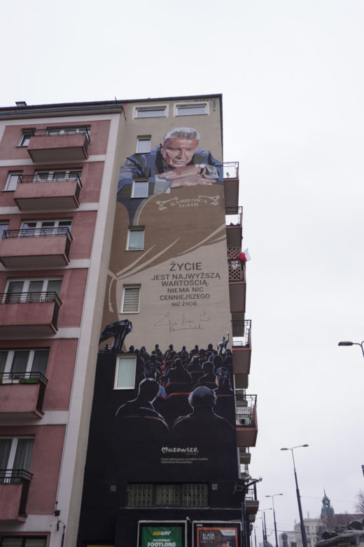 Mural Emiliana Kamińskiego przy al. Jana Pawła Ii w Warszawie