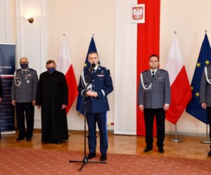 Nowi policjanci w woj. podlaskim. Ślubowanie złożyło 12 policjantów