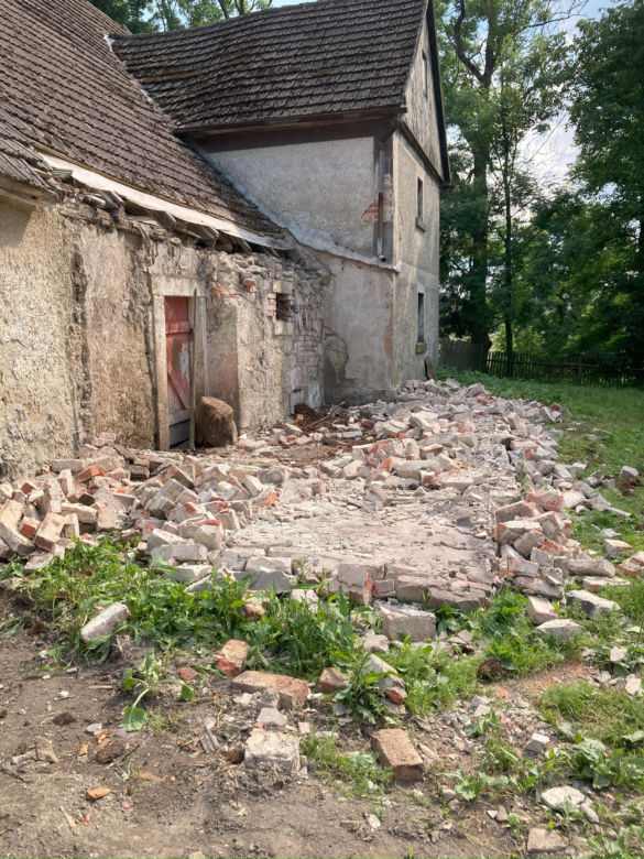 Dom Marty i Przemka w Milęcicach przed i w trakcie remontu