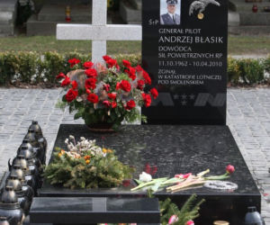 Grób Andrzeja Błasika