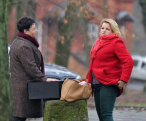 Katarzyna Bosacka w parku