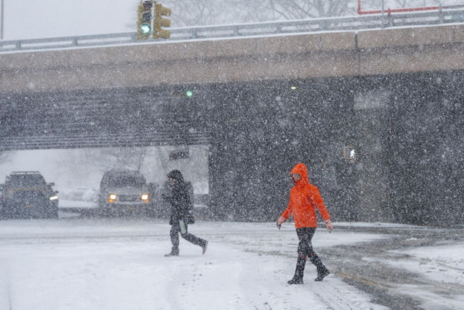 Ofiary śmiertelne, milion ludzi bez prądu w USA! Burza śnieżna atakuje