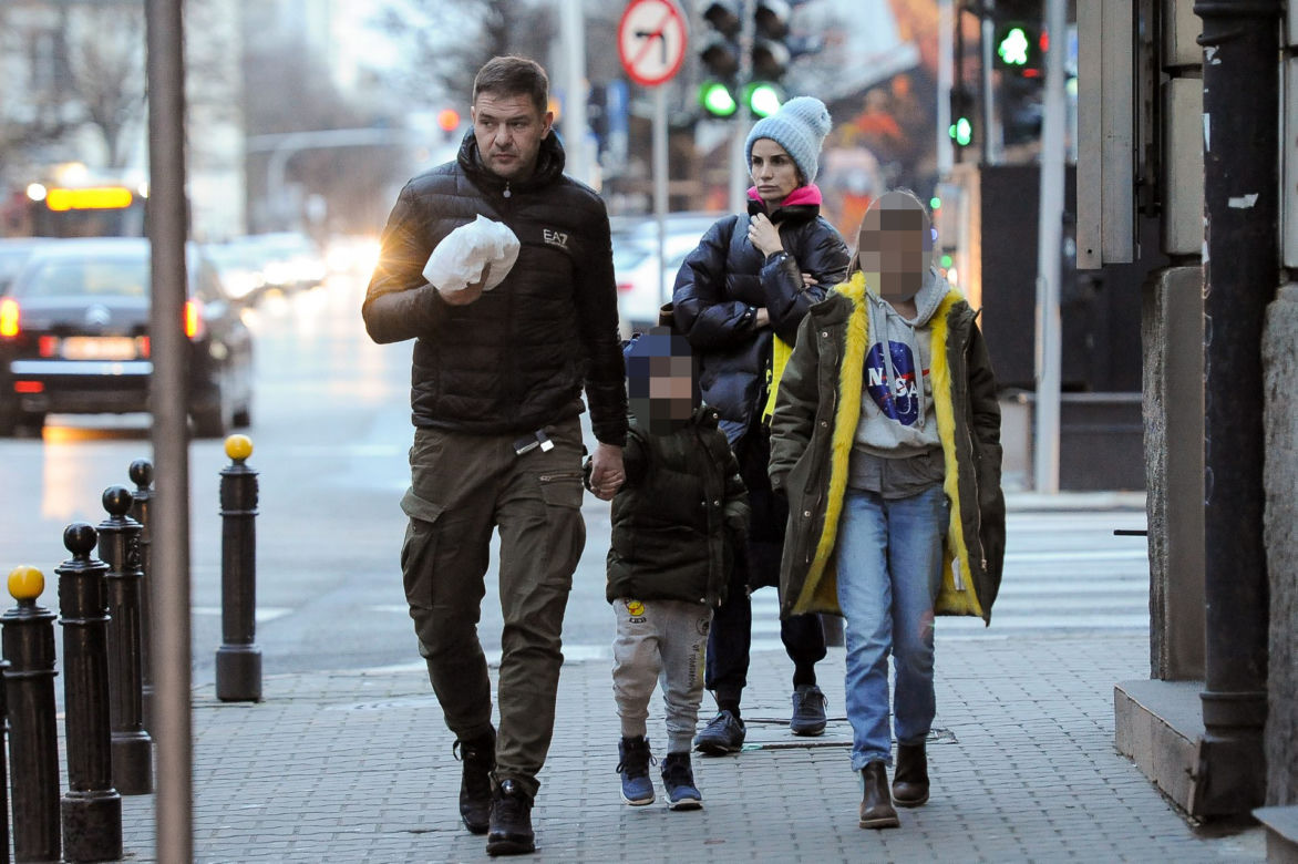 Zdradził dziewczynę z narzeczoną