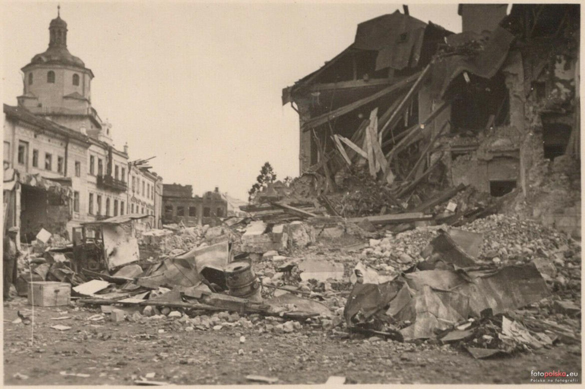 Tak wyglądał Lublin po bombardowaniu. Ogrom zniszczeń był niewyobrażalny! Zobacz zdjęcia