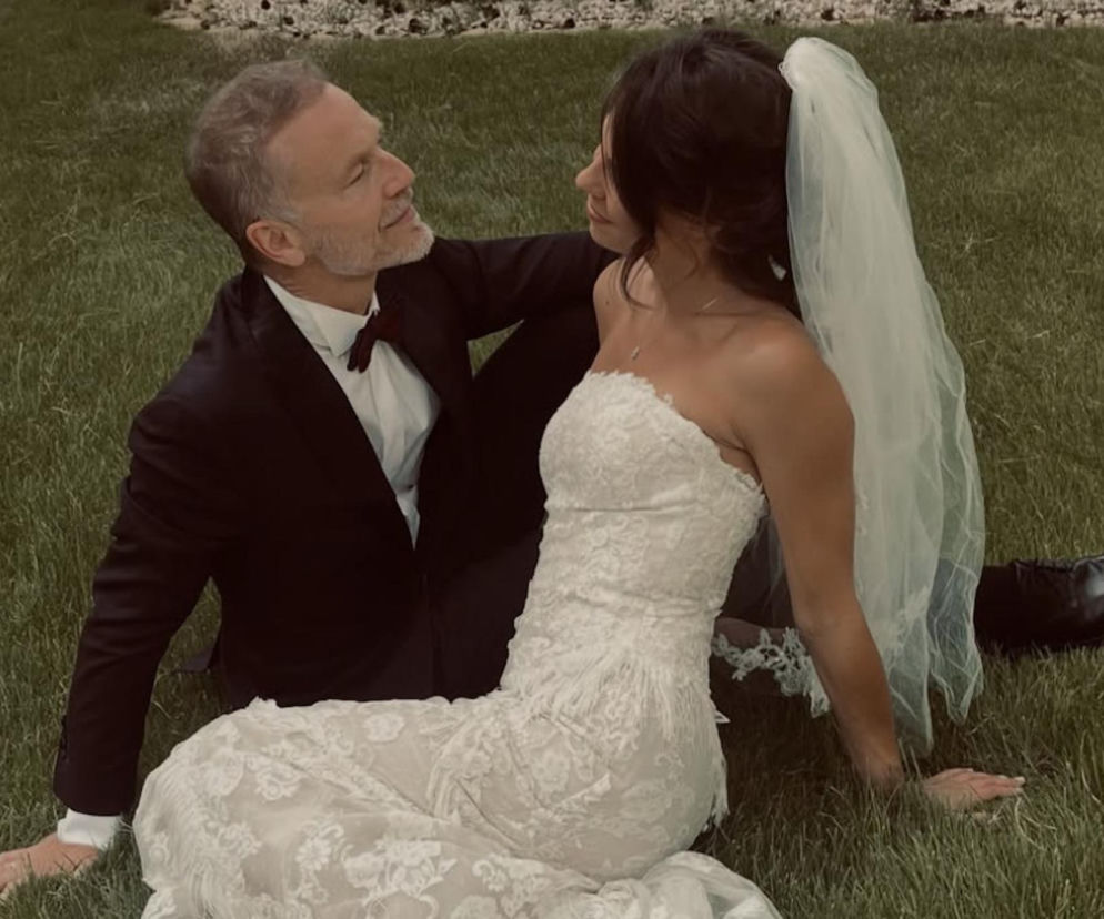 Para młoda na trawie: Maria i Krystian Wieczorkowie. O ich jubileuszu i roli w M jak miłość pisze SE Superseriale.
