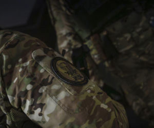 W sprawie zatrzymano trzy osoby: byłego partnera ofiary, jego matkę oraz znajomego