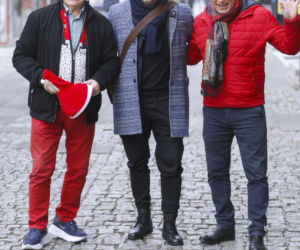 Sportowcy i aktorzy pod siedzibą TVN