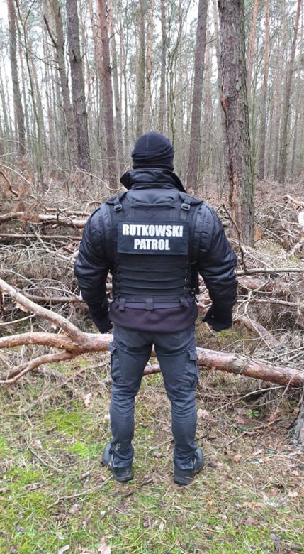 Rutkowski Patrol przeczesuje jezioro i las w Piotrkowie, szukają 32-latka