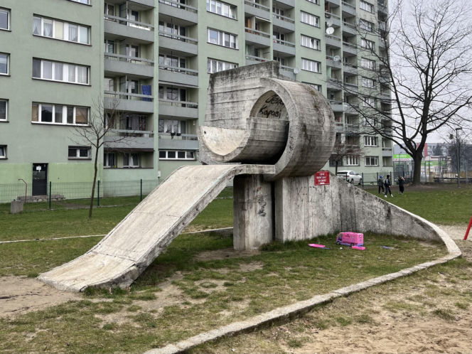 Betonowa zjeżdżalnia w Tychach