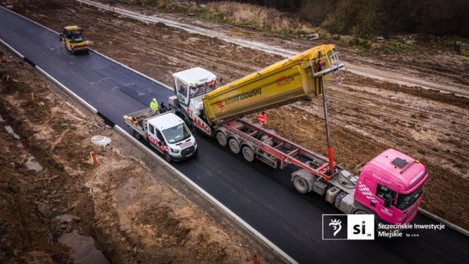 Pierwszy asfalt na Trasie Północnej