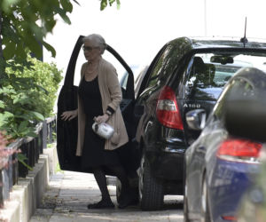 Beata Tyszkiewicz zaparkowała na ścieżce rowerowej_1PUBL