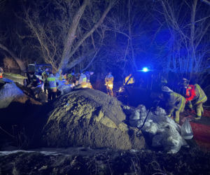 Wkra powyżej poziomu alarmowego. Na miejsce ruszyli strażacy