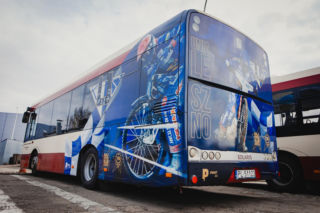 Byczy Autobus wjeżdża na ulice Leszna. Wyjątkowy projekt Unii i MZK