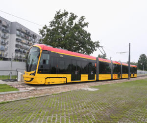 Nowy tramwaj wyjechał warszawskie tory! 