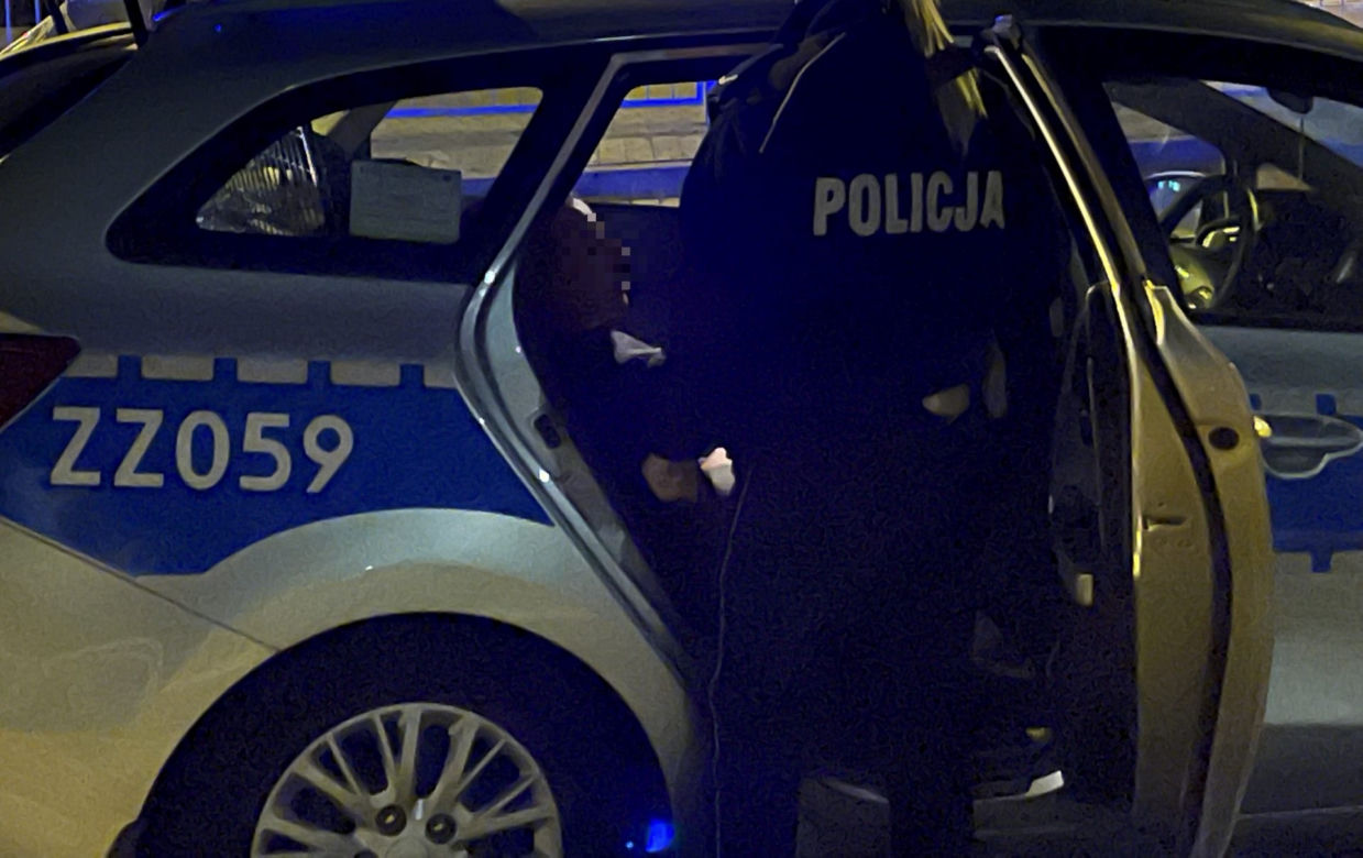 Pijana matka rozbiła samochód