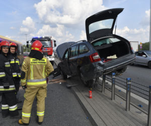 Wypadek Na S8, wjechał na barierki
