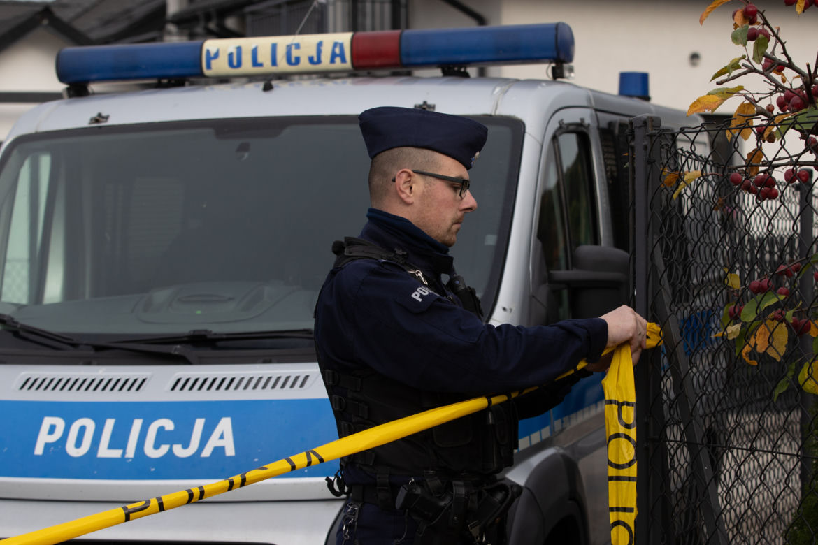 Cztery ciała w Tarnowie. Kobieta i dzieci zginęły od ciosów szlifierką kątową? 