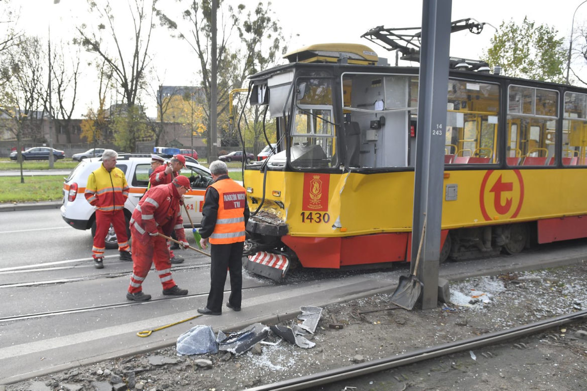 Wypadek tramwajowy przy ul.Elekcyjnej w Warszawie