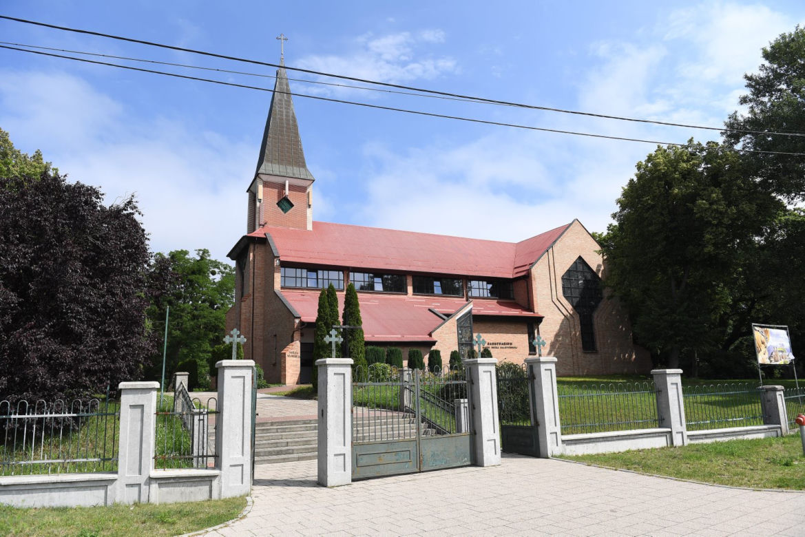 W kościele w Sobieszewie stanął pierwszy w Polsce datkomat