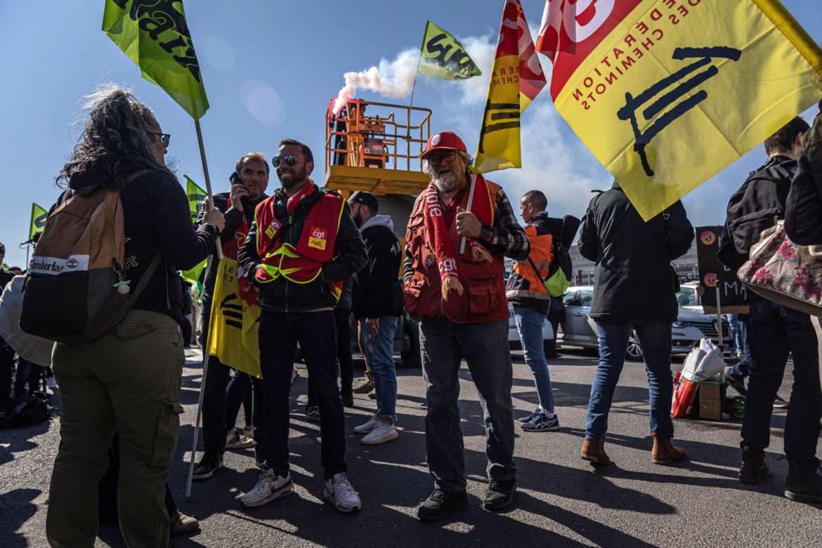 Demonstracja przeciwko reformie emerytalnej w Paryżu