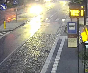 Szalony rajd ulicami Olsztyna! 30-latek huknął w autobus, a później rozbił przed komendą policji [ZDJĘCIA]