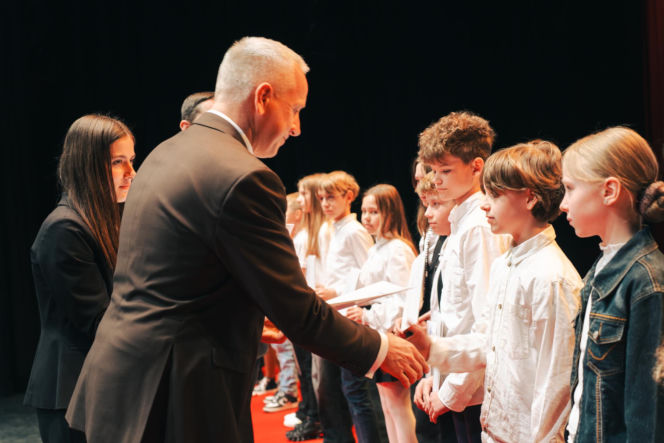 Najzdolniejsi uczniowie odebrali stypendia Prezydenta Miasta Siedlce