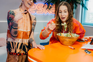 Daria Ładocha w studiu ESKI