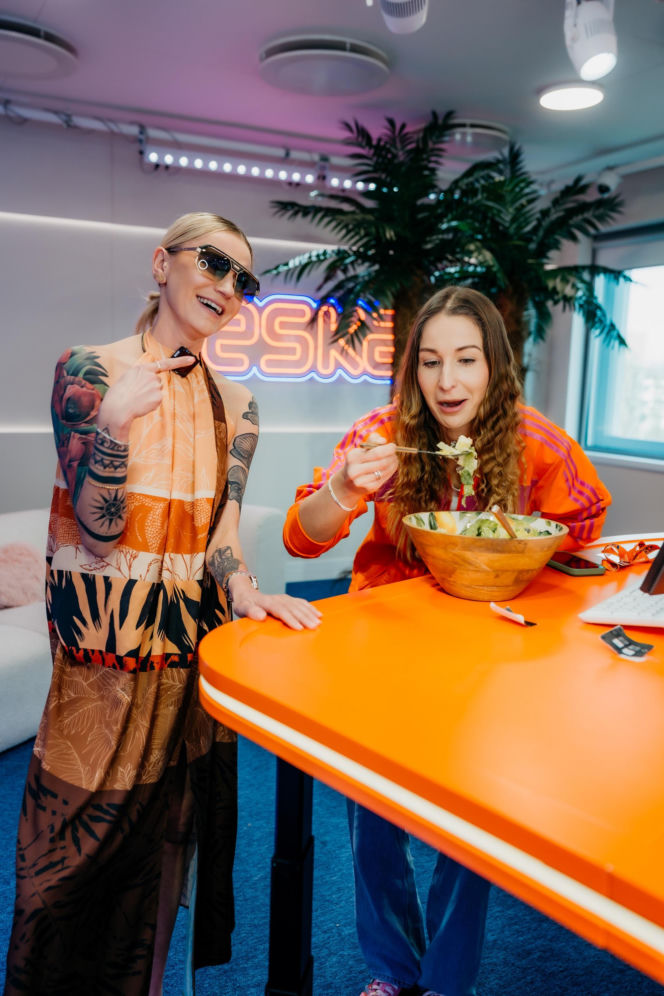 Daria Ładocha w studiu ESKI