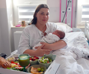Królewska uczta na porodówce