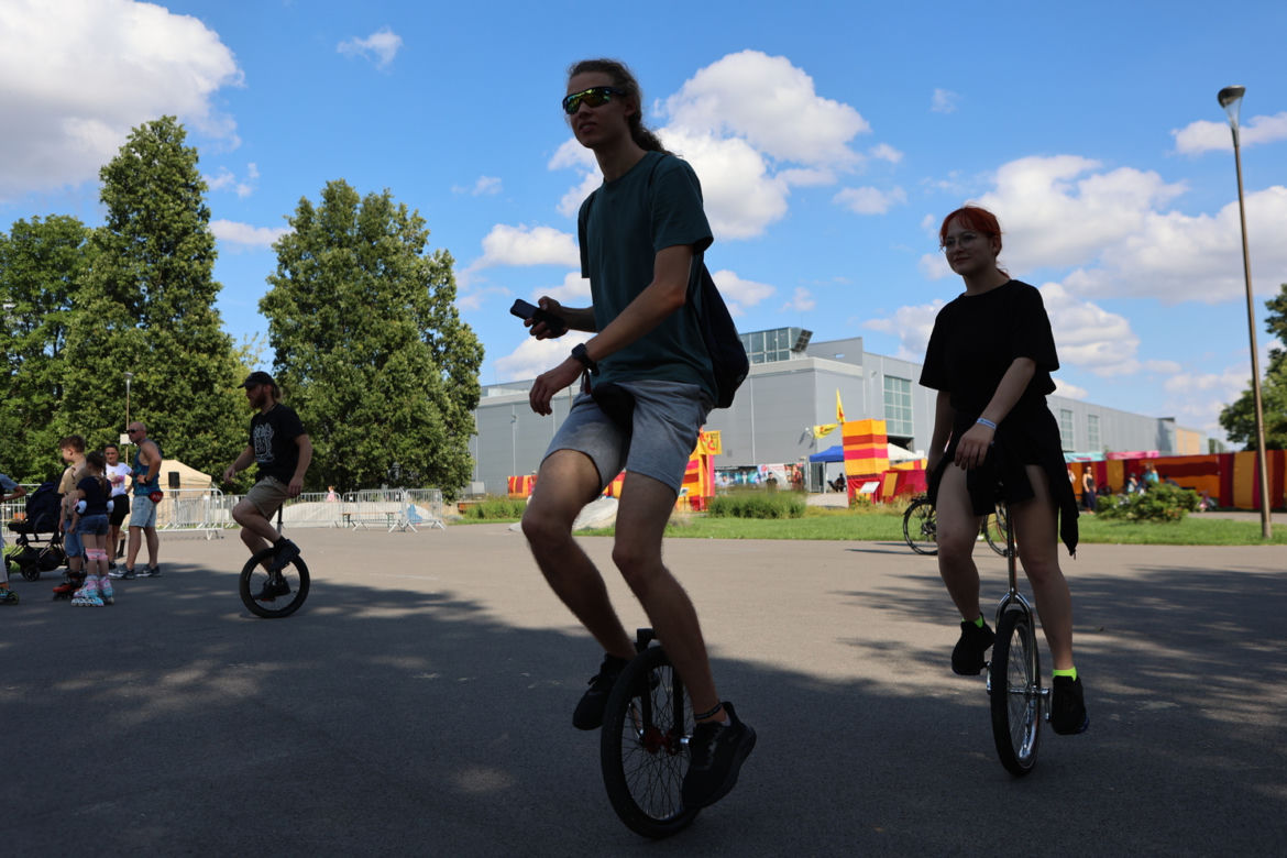 Monocyklowy trial w Parku Ludowym w Lublinie w ramach Europejskiej Konwencji Żonglerskiej