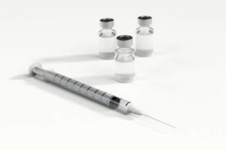 Grójec: DRAMAT! Zabrakło szczepionek dla osób, które powinny dostać drugą dawkę. Muszą czekać do...