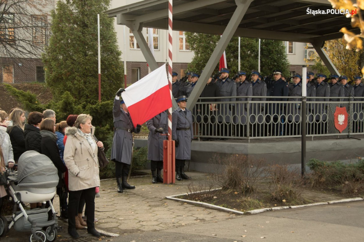 Nowi policjanci w śląskim garnizonie. Złożyli ślubowanie