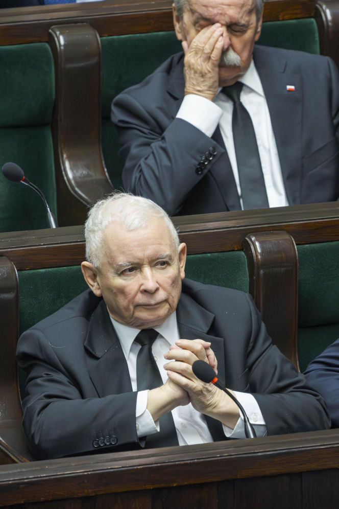 Kaczyński będzie jak Dionizos! Kiście winogron uginają się od słodyczy