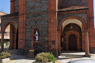 To jedno z najpiękniejszych miast na Dolnym Śląsku. Leży na skale i zachwyca widokami!