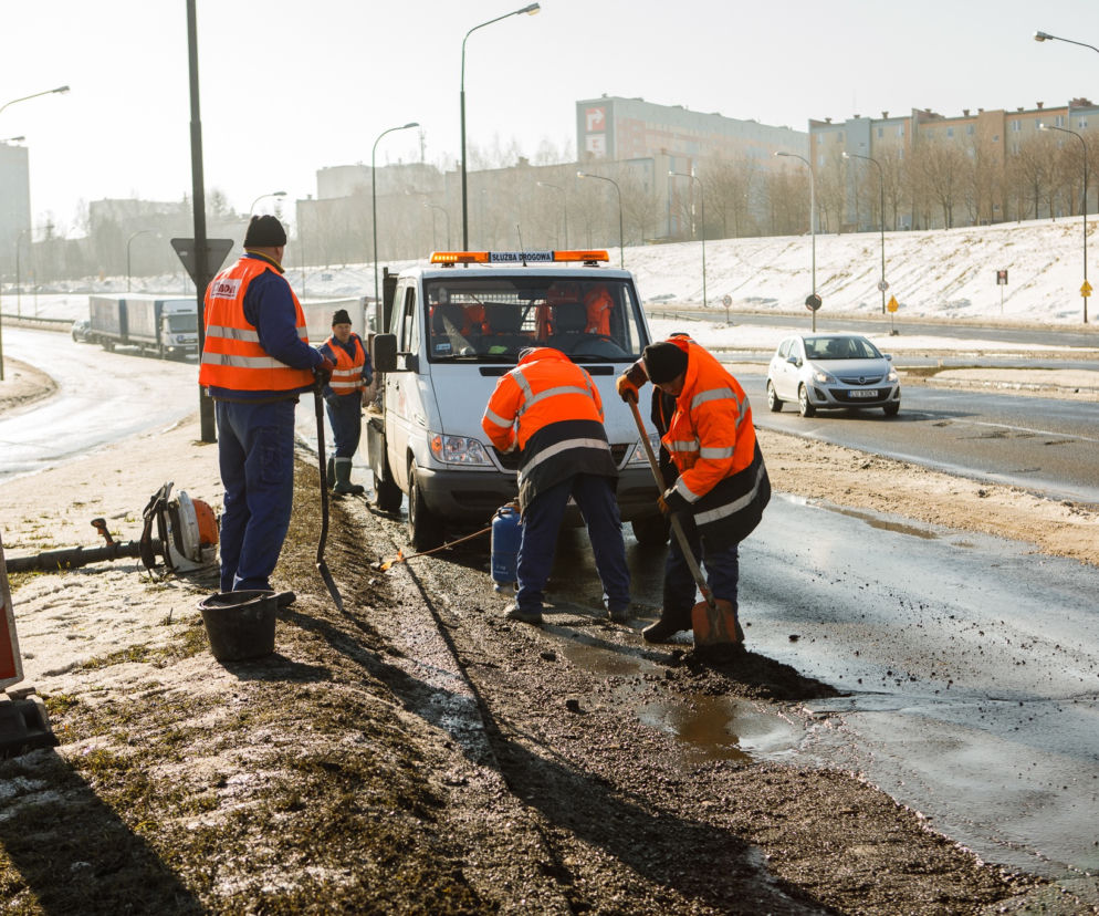 Drogowcy łatają dziury po zimie