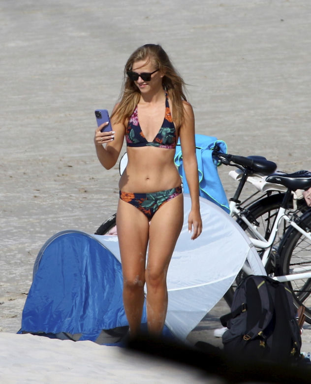Agnieszka Kaczorowska: Bożenk z klanu baraszkuje na plaży